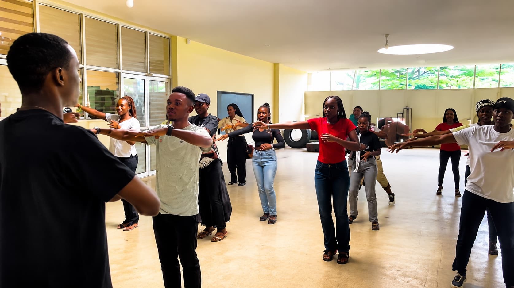 Students at the holiday creative arts workshop